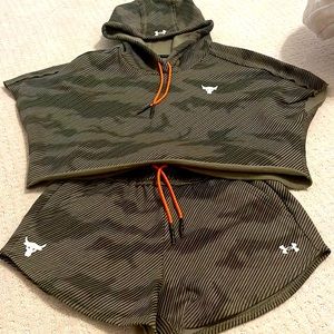 NWOT UNDER ARMOUR SET